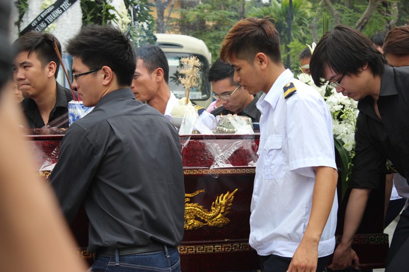 Nghẹn ngào tiễn đưa Toàn Shinoda trong niềm thương xót