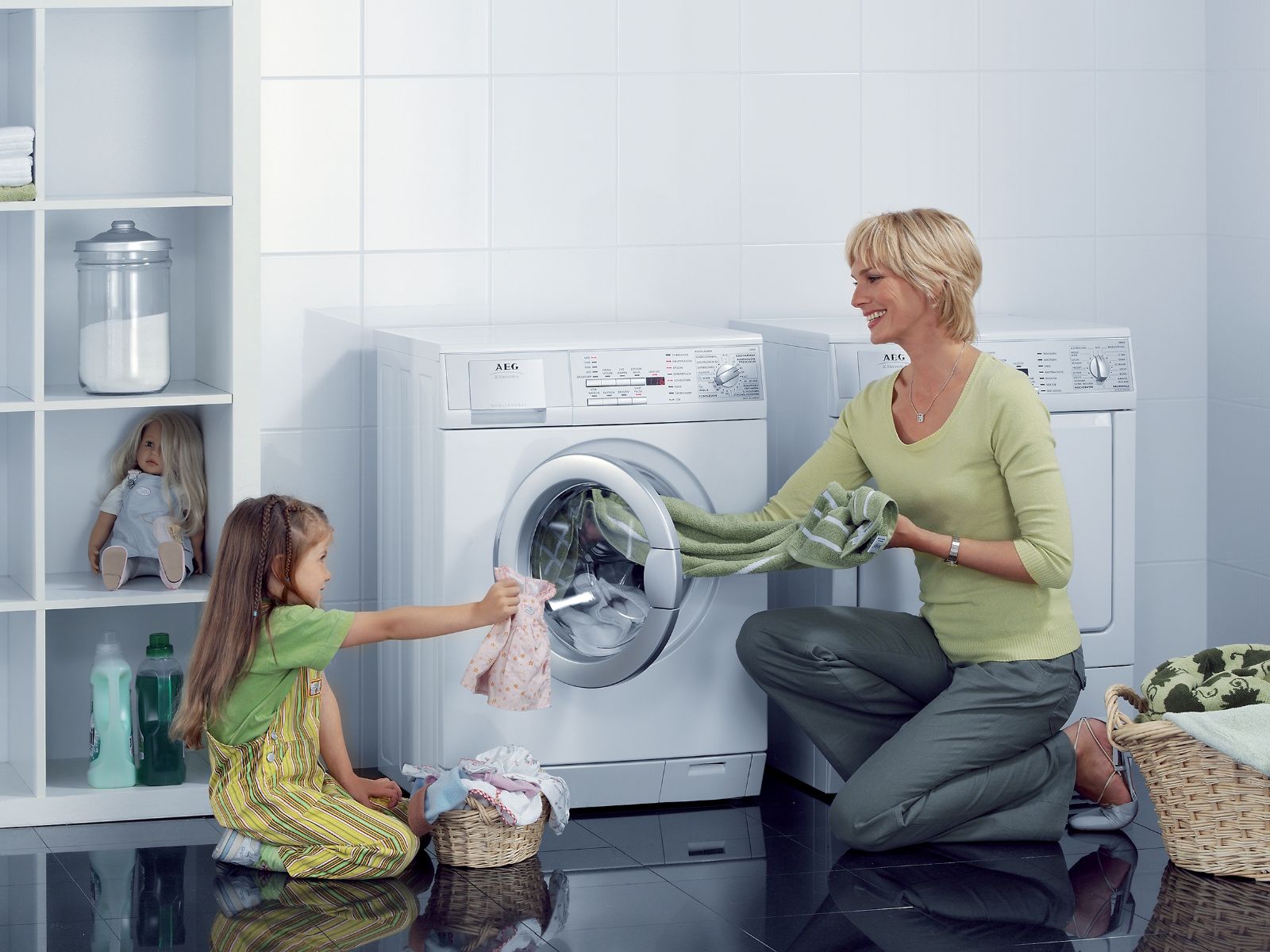 Quần áo sau khi giặt xong vẫn còn xà phòng