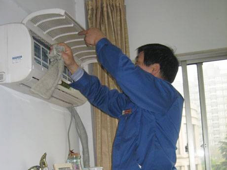 Chọn vị trí lắp đặt giàn nóng sao cho không bị nắng chiếu vào. 