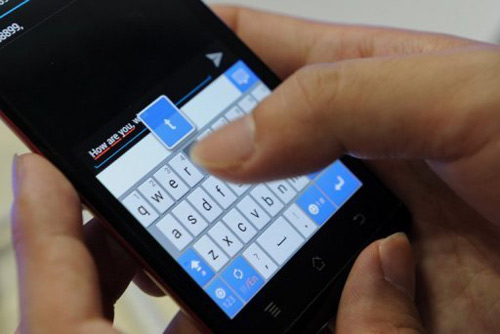 Không nên để smartphone trong túi áo, quần hoặc bao điện thoại ở thắt lưng