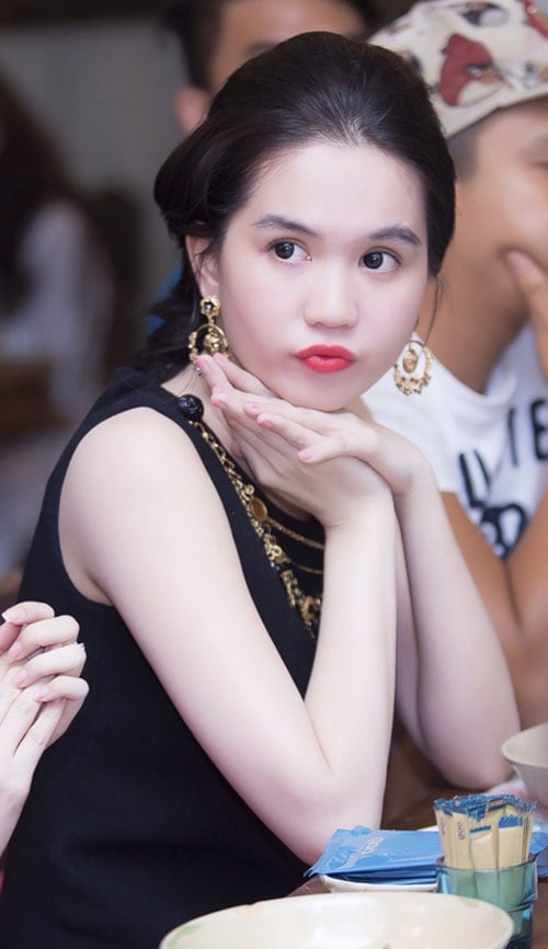 Son đỏ được coi là màu son “đi cùng năm tháng”. 