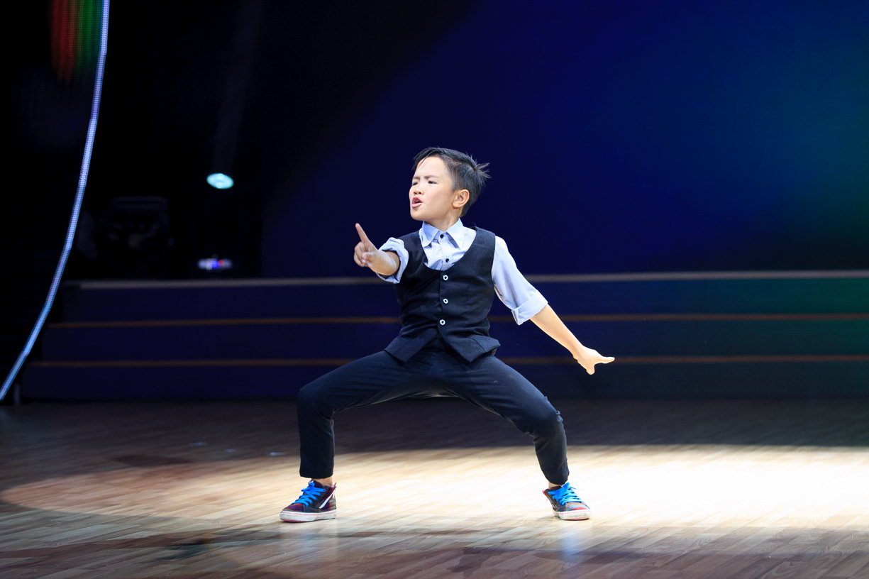 lê quốc huy bước nhảy hoàn vũ nhí