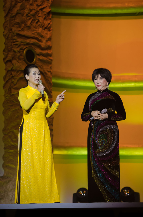 ca sỹ Khánh ly