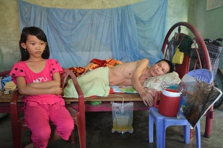 Gia đình, làm cha mẹ, nuôi con, hạnh phúc, con ngoan, chữa bệnh, bại liệt