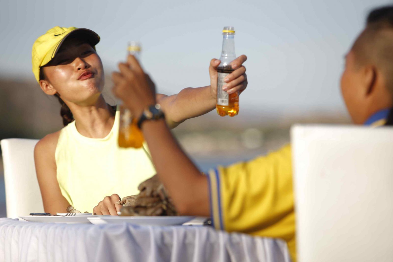 trang khiếu vừa ăn vừa nôn
