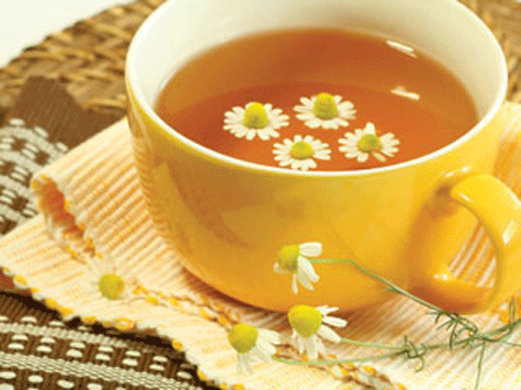 Trà hoa cúc giúp tẩy lông
