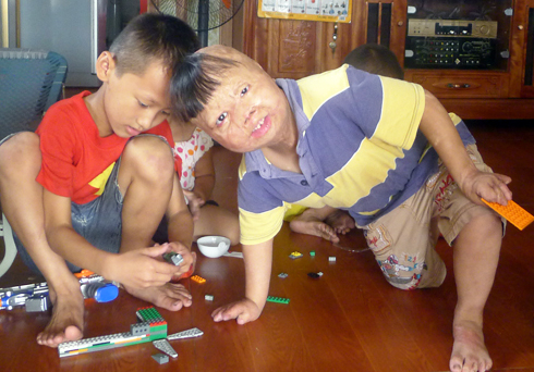 Vụ cha đốt con, mẹ bị thẩm phán gạ tình ở Thanh Hoá