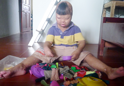 Vụ cha đốt con, mẹ bị thẩm phán gạ tình ở Thanh Hoá
