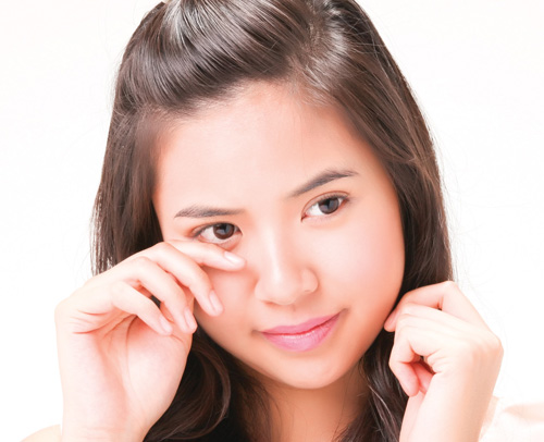 dụi mắt
