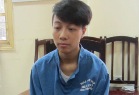 Vũ Phương Thúy trong bộ dạng con trai tại cơ quan điều tra