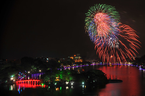 hà nội bắn pháo hoa