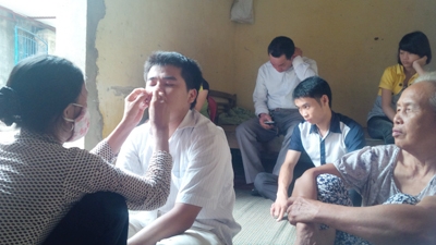 chữa bệnh rùng rợn