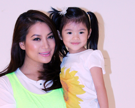 Trương Ngọc Ánh, Anh Thư, người mẫu, diễn viên, người nổi tiếng, showbiz, showbiz Việt, Việt Nam, làm mẹ, dạy con, làm cha mẹ, phụ nữ