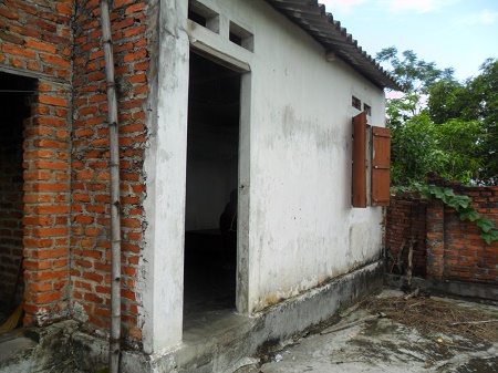 người đàn bà mang gương mặt quỷ