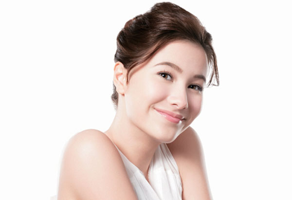 Tẩy ria mép bằng thiên nhiên