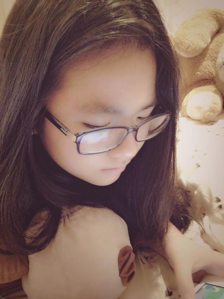 con gái hiền thục
