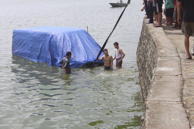 Vớt xe bưu chính