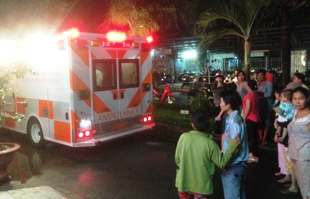 rơi thang máy