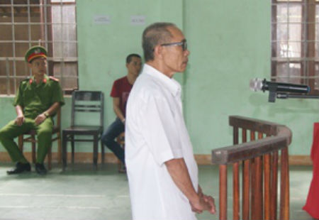 trộm cắp xe máy đi thăm con