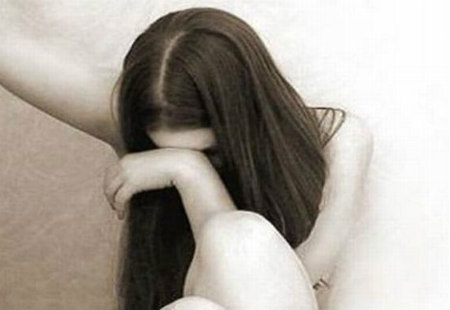 chồng rạch nát vùng kín vợ