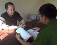 bé trai tàn tật bị xâm hại