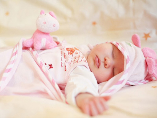 làm mẹ, chăm con, nuôi con, trẻ sơ sinh, trẻ nhỏ, làm cha mẹ