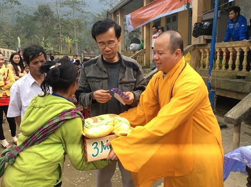 Sư thầy, iPhone 6, Thích Thanh Cường, xã hội