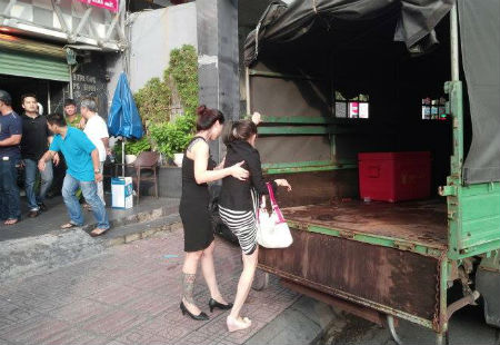Một số nữ giới tham gia cuộc chơi 