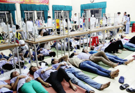 Hình ảnh các nạn nhân bị ngộ độc thực phẩm (ảnh minh họa)
