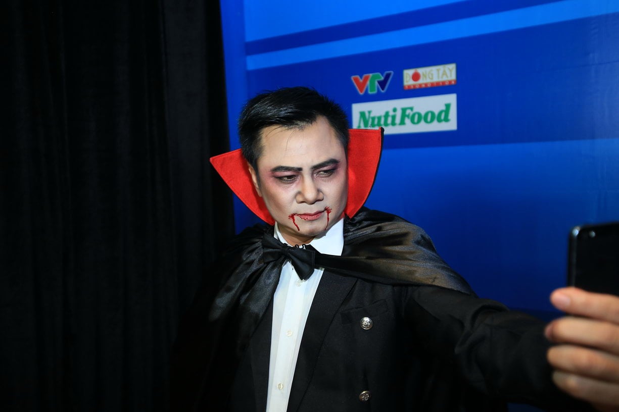 halloween công lý tự long