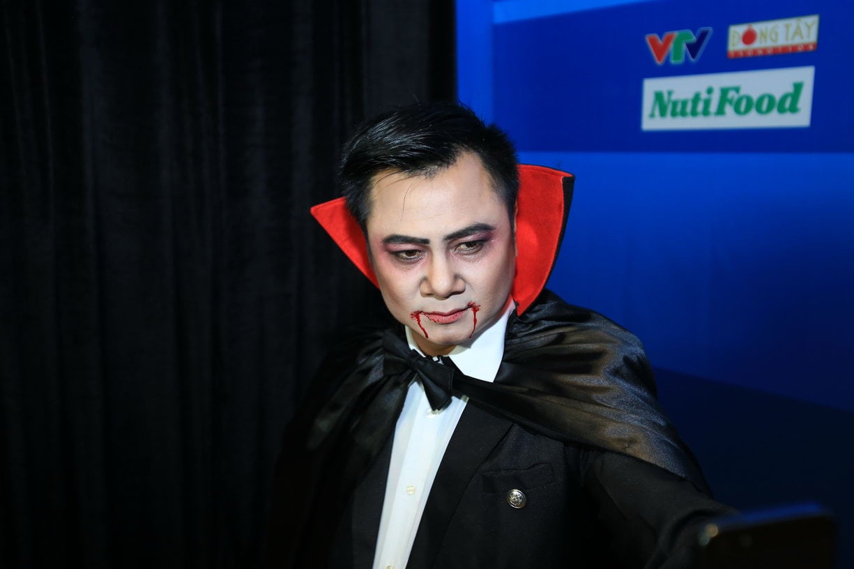 halloween công lý tự long