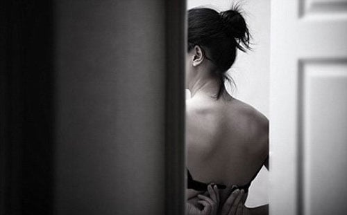 vợ vá màng trinh
