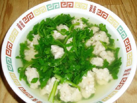 rau cải cúc chữa đau đầu
