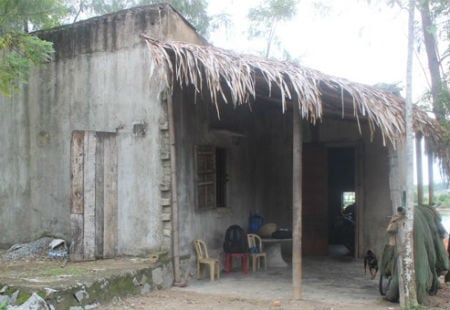 Căn nhà lụp sụp của vợ chồng Nhung 