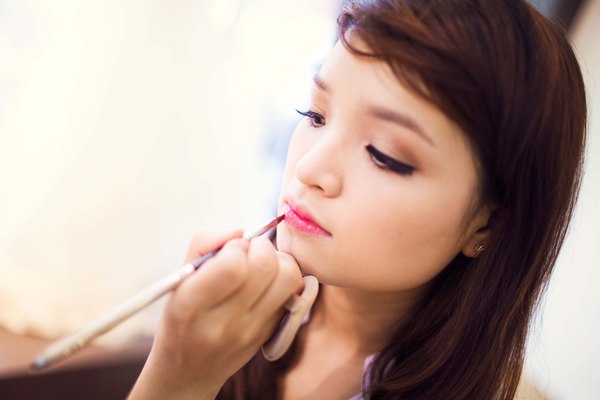 công dụng làm đẹp của son môi