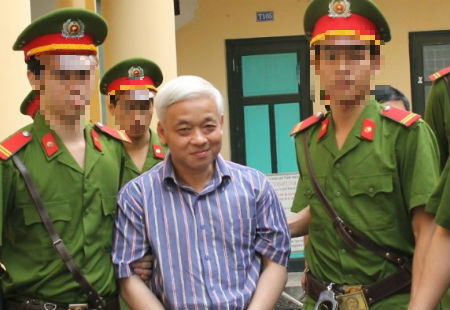 Bầu Kiên đang bị dẫn giải