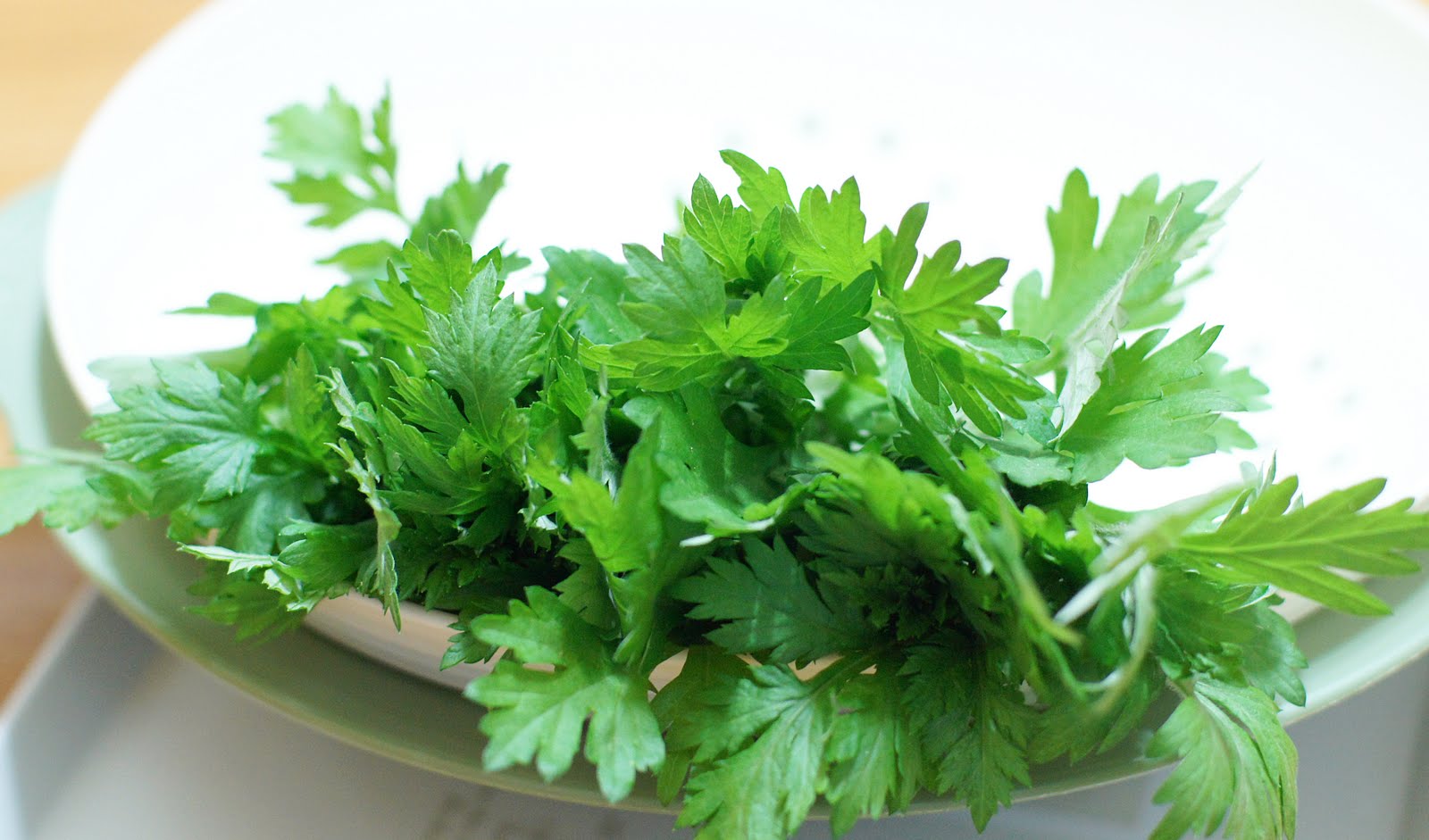 trắng da với ngải cứu
