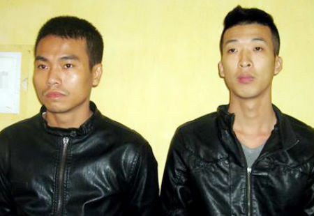 Hai đối tượng tại cơ quan điều tra 