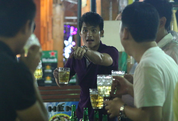 thủy tiên, công vinh, ca sỹ, bóng đá, cầu thủ, kết hôn, ngôi sao
