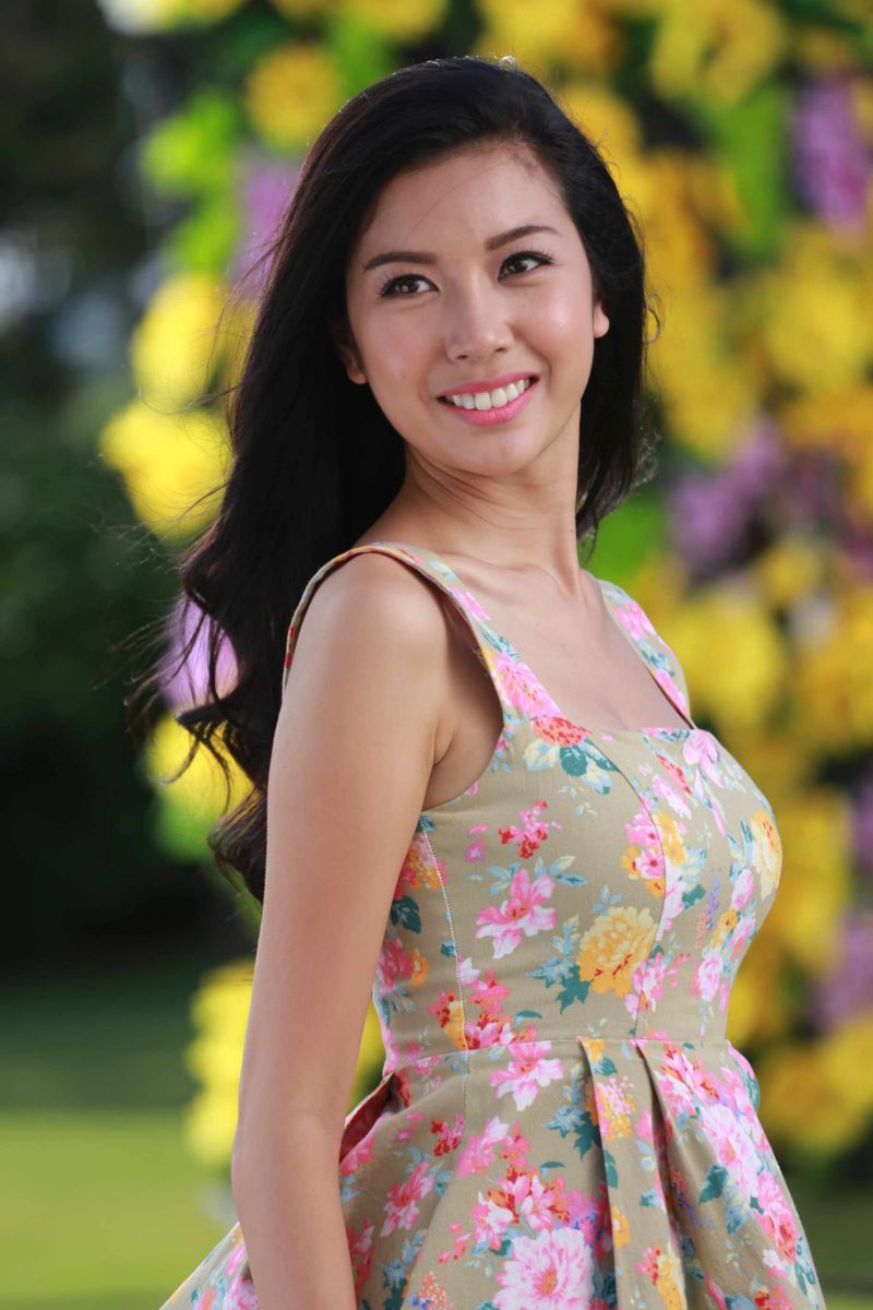 hoa khôi áo dài thúy vân xuống sắc
