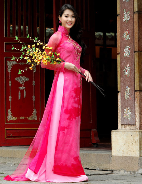 ai xứng đáng là mĩ nữ áo dài thùy dung