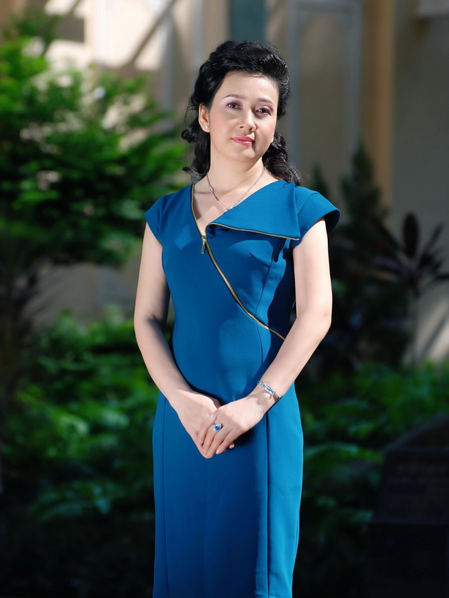 mẹ cô dâu nên mặc gì ngày cưới
