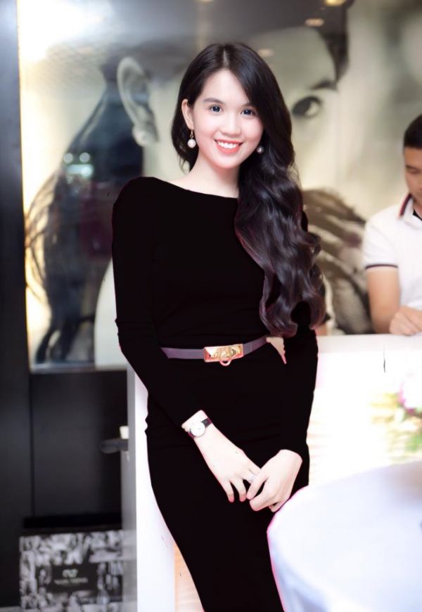 làm thế nào để mặc màu đen mà không bị già