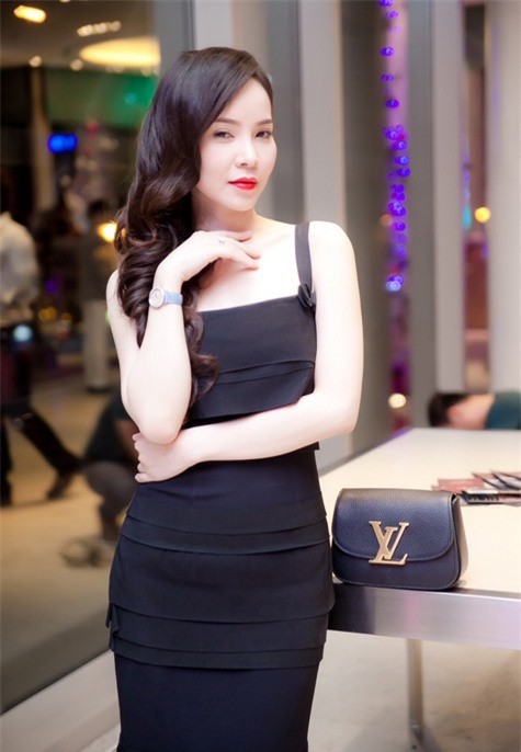 làm thế nào để mặc màu đen mà không bị già