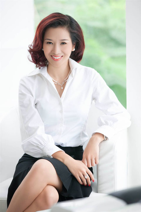 thời trang công sở của MC thu hương