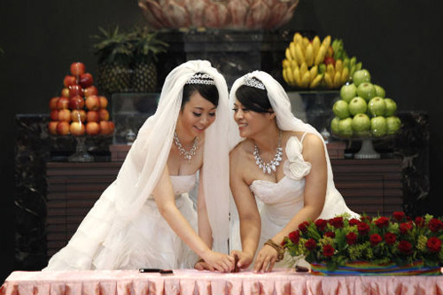 thời trang trong Quatrian shbet hiện đang mở đồng tính