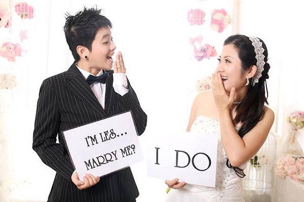 thời trang trong Quatrian shbet hiện đang mở đồng tính