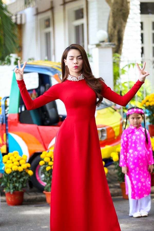 sao việt diện áo dài