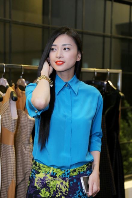 thời trang công sở của ngô thanh vân