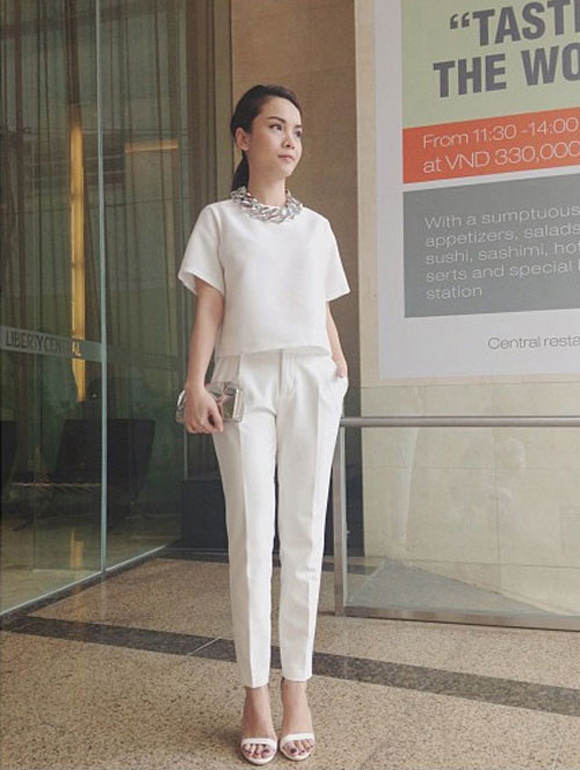 sao việt trắng cả cây